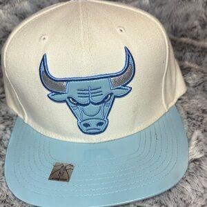 Mitchell & Ness Bulls Patent Leather Cream and UNC Blue